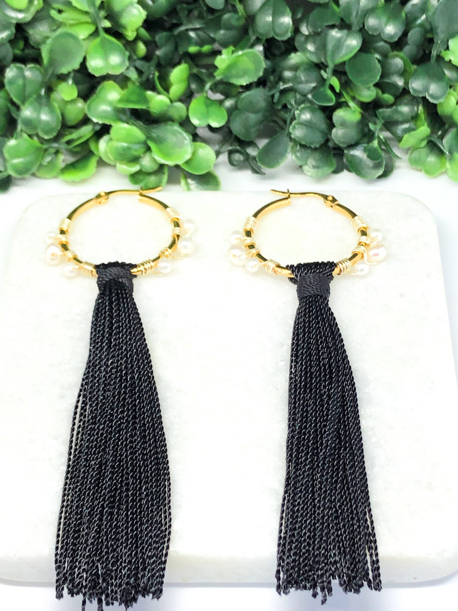 Aretes alambrados - ROMANCE (Pearls/Black) – Tairis De Jesús